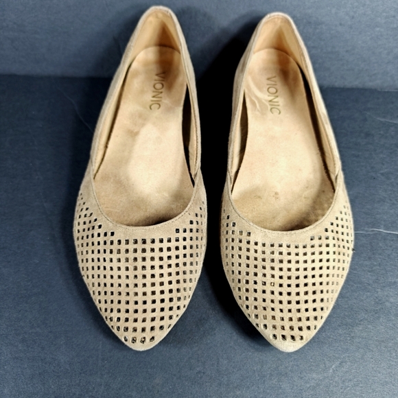 VIONIC Gem Pointed Toe Posey Perforated Ballet Flats Light Mocha Suede Size 6 - Picture 2 of 9